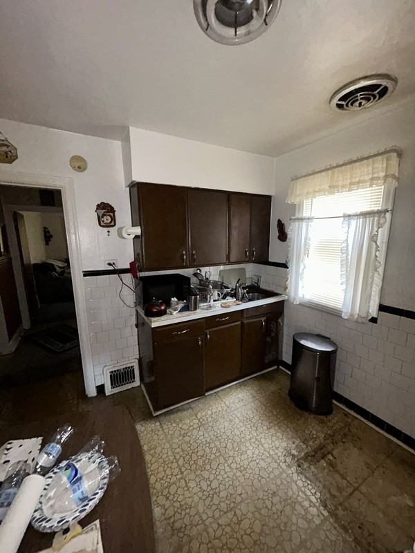 5300 Fletcher St - Photo 2 of 8