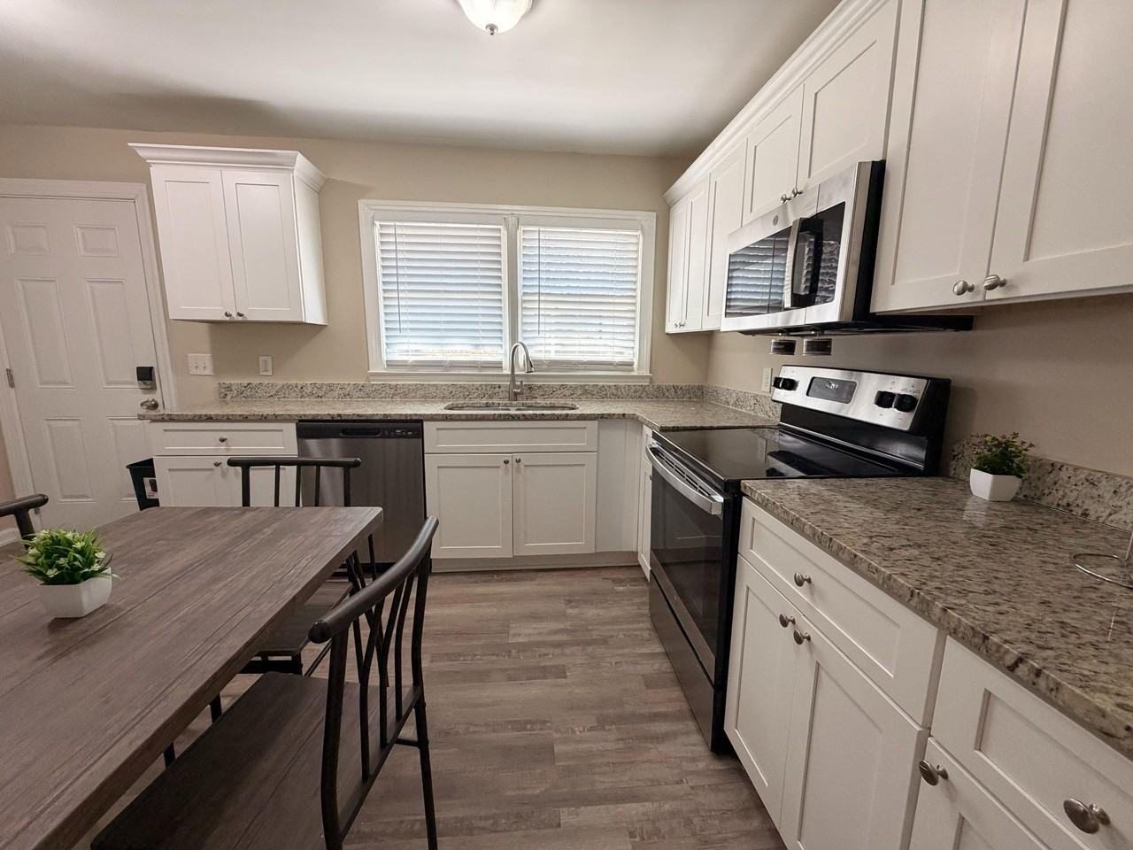 Headland Dr - Photo 2 of 7