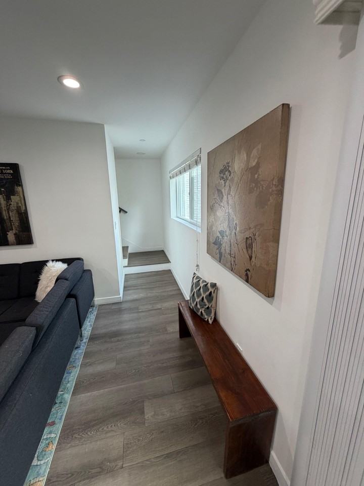 W 20th St - Photo 6 of 28