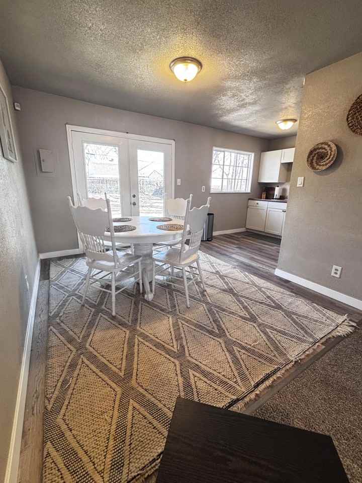 Seminole Ln - Photo 3 of 9