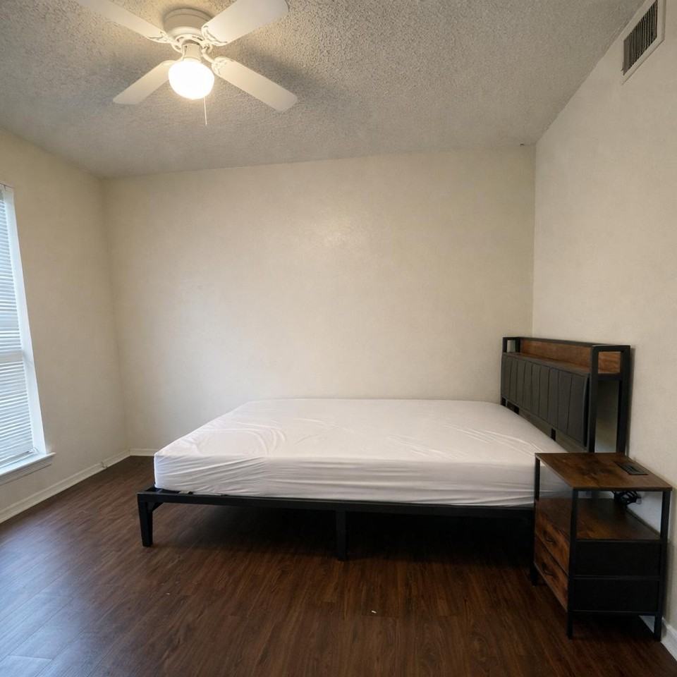 Coldwater Ln - Photo 6 of 8