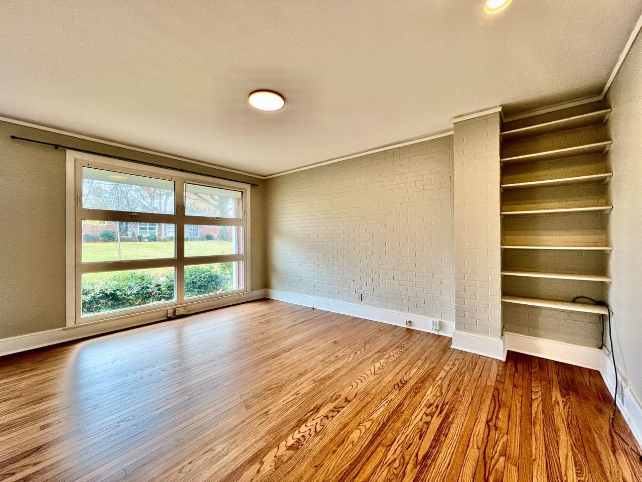 4709 Woodlark Ln - Photo 4 of 21