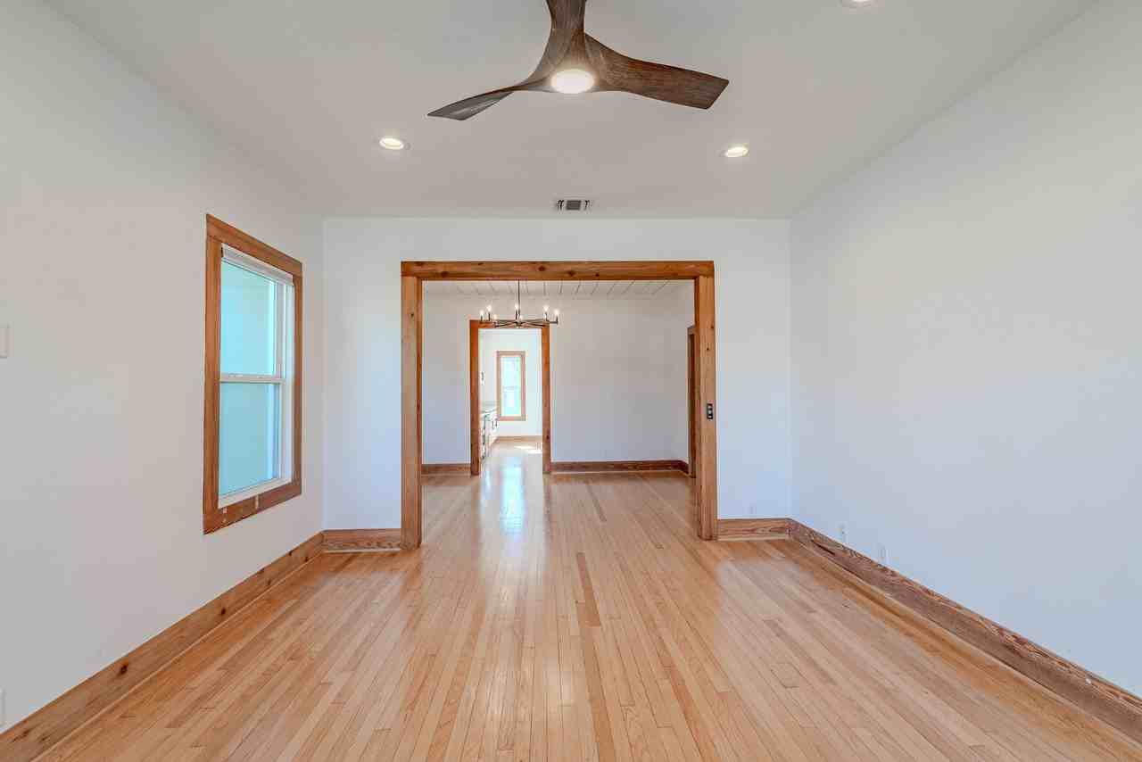 6706 Fisher Rd - Photo 4 of 26