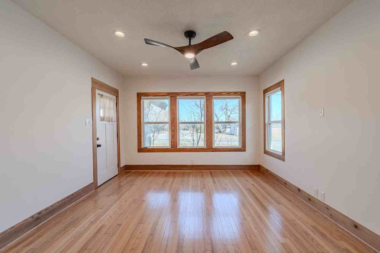 6706 Fisher Rd - Photo 6 of 26