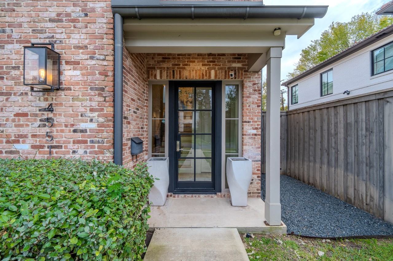 4551 Fairway Ave - Photo 2 of 50