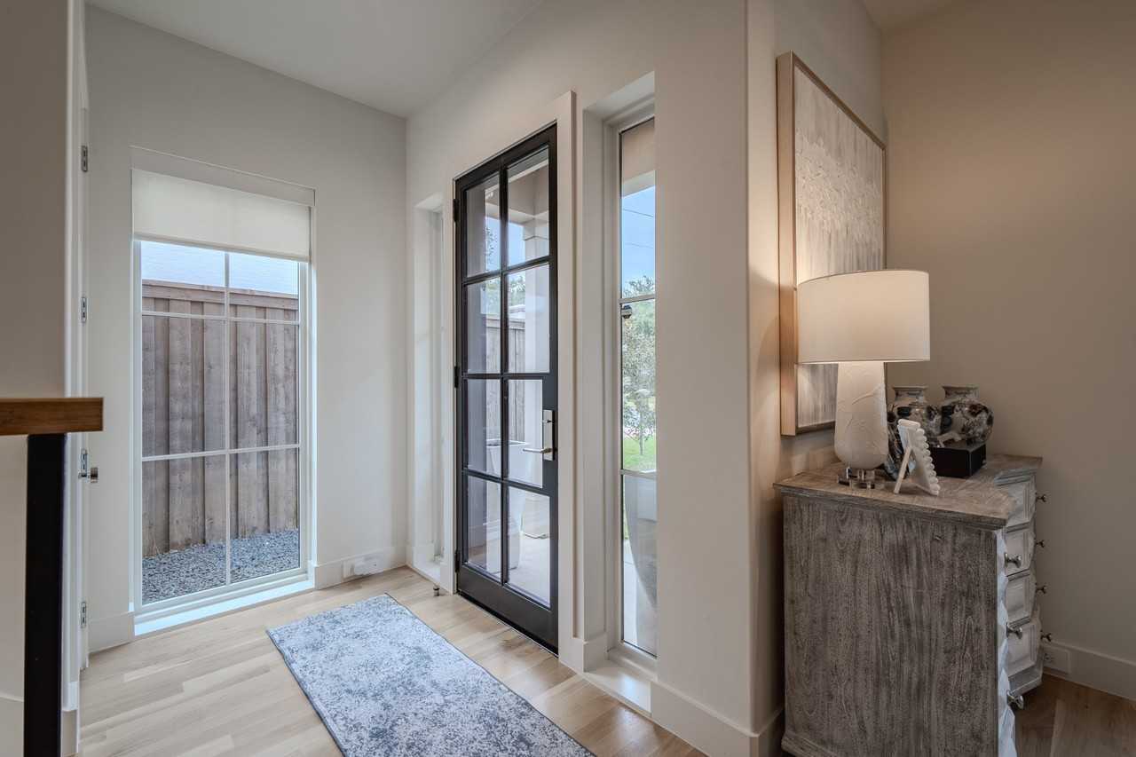 4551 Fairway Ave - Photo 3 of 50