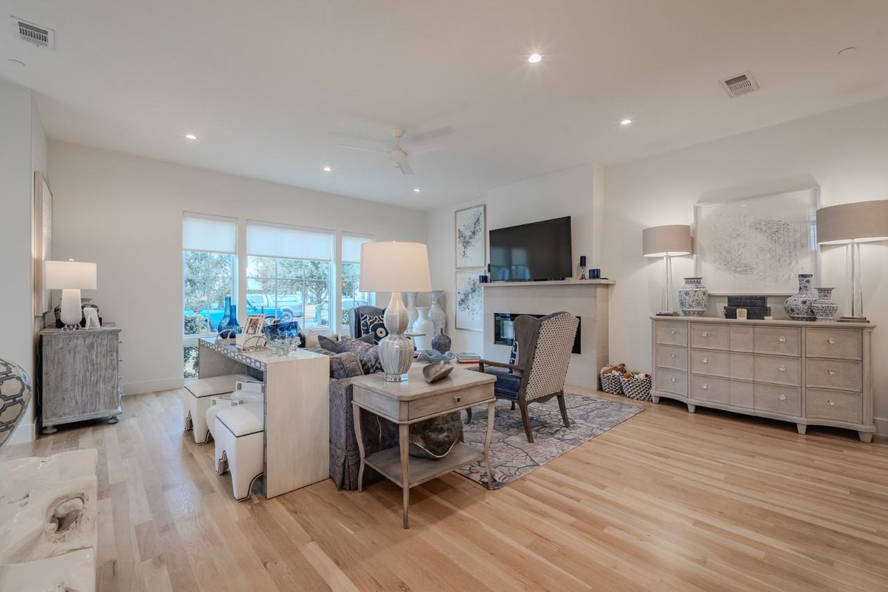 4551 Fairway Ave - Photo 5 of 50