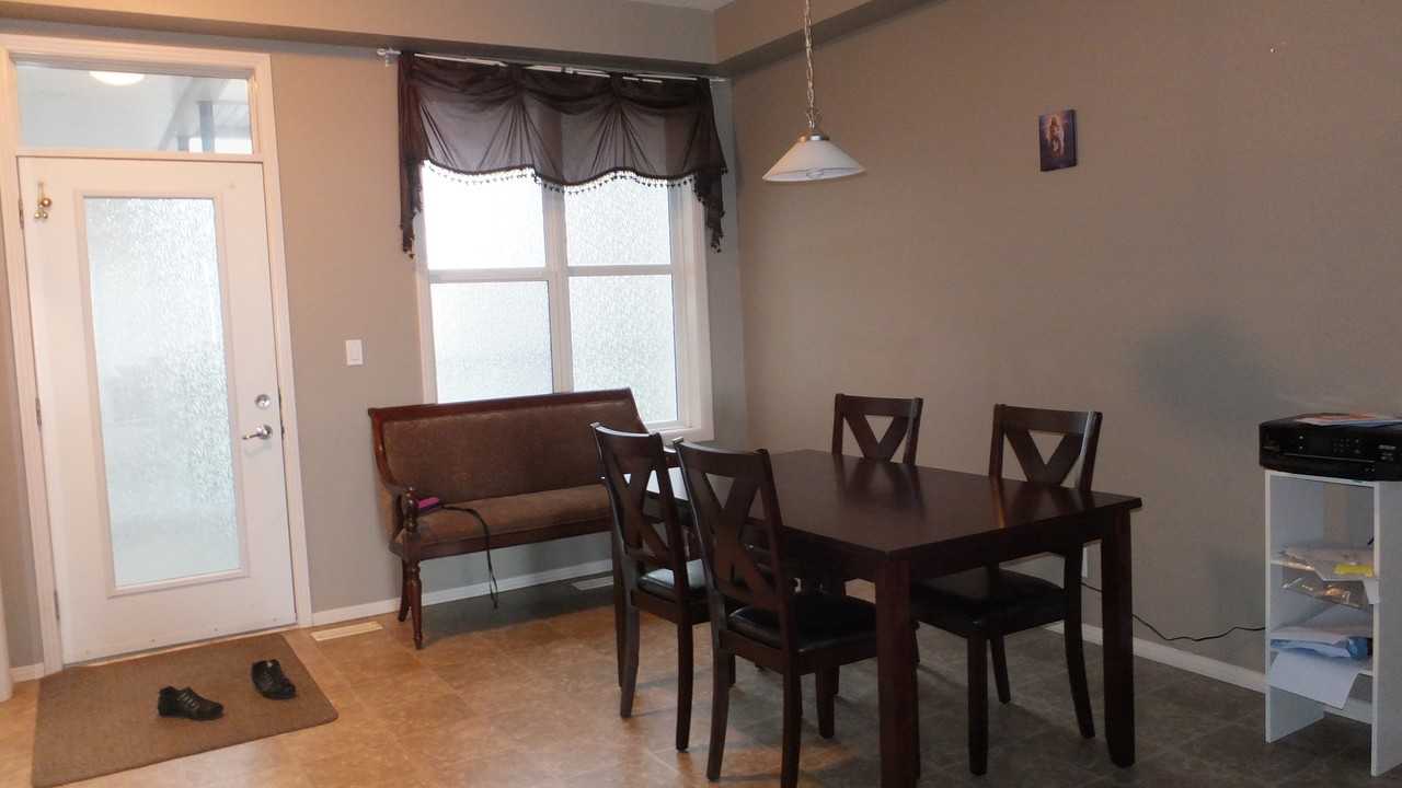 4500 104a St Nw - Photo 2 of 7