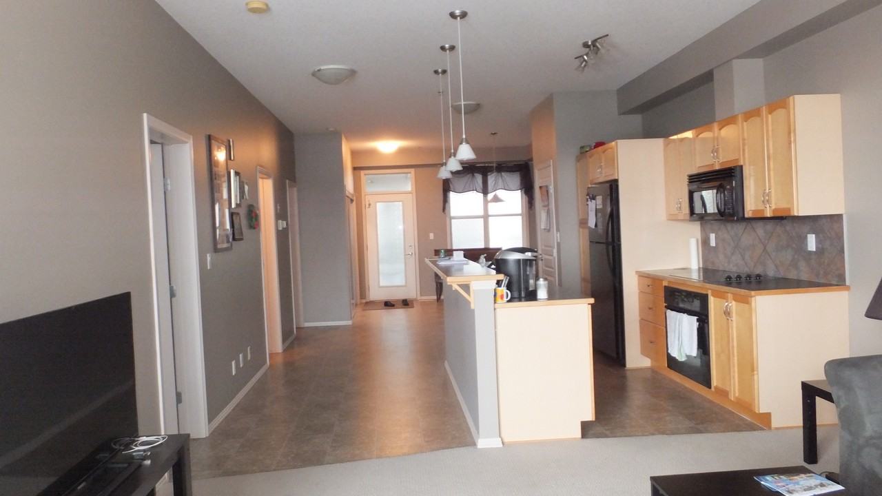 4500 104a St Nw - Photo 5 of 7