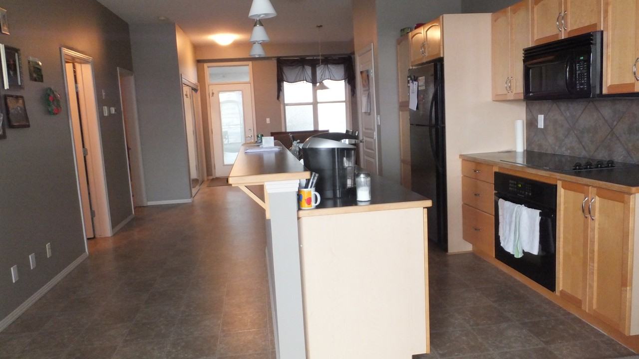 4500 104a St Nw - Photo 6 of 7