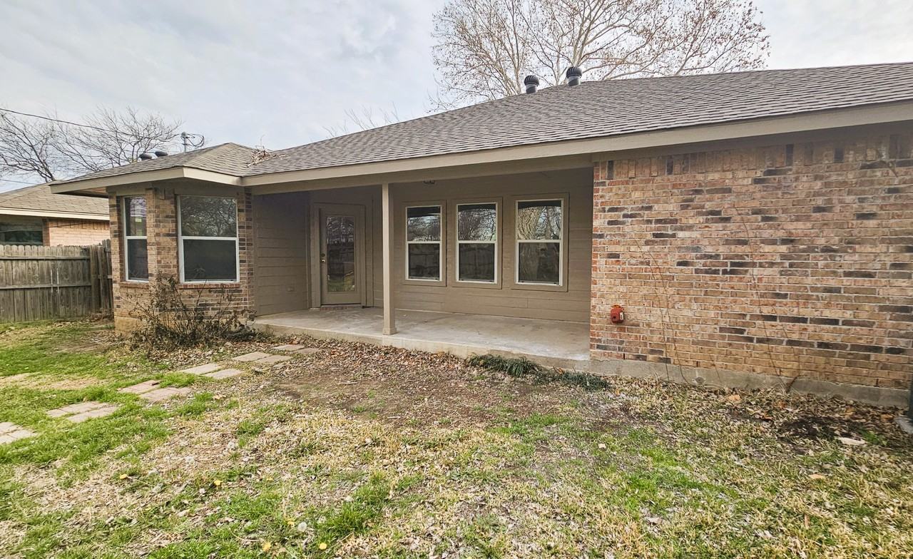 715 Hallvale Dr - Photo 2 of 21