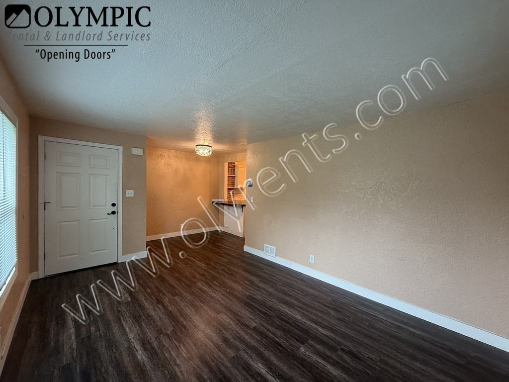 1206 Chestnut St Se - Photo 3 of 13