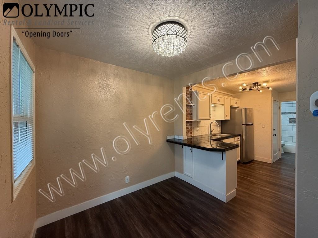 1206 Chestnut St Se - Photo 4 of 13