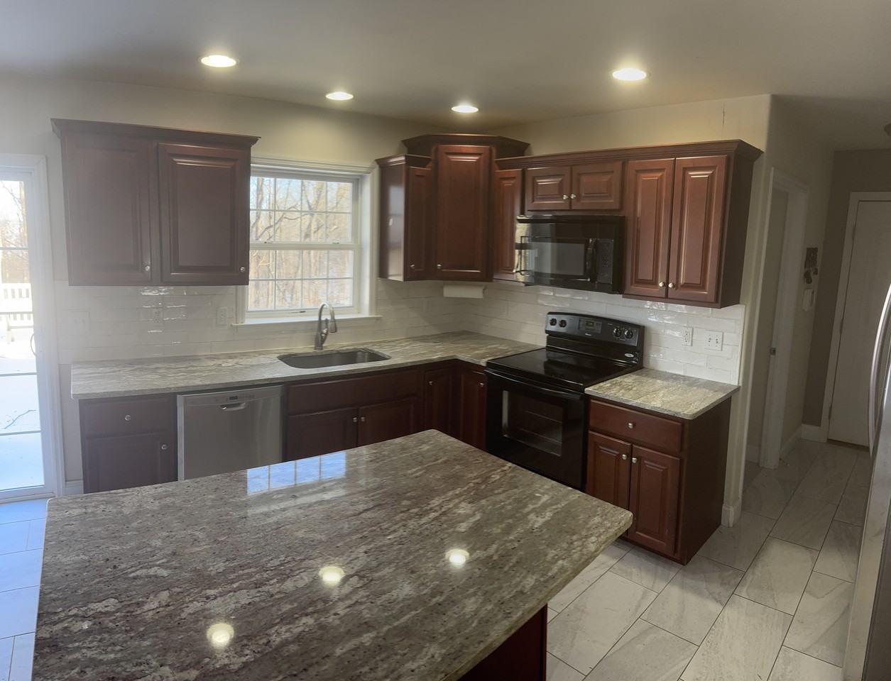 5885 Limeville Rd - Photo 3 of 35