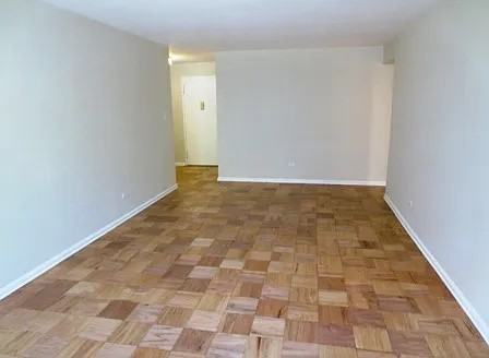 1199 E 53rd St #2Y - Photo 3 of 12