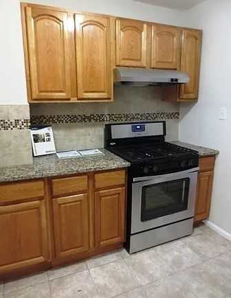 1199 E 53rd St #2Y - Photo 4 of 12