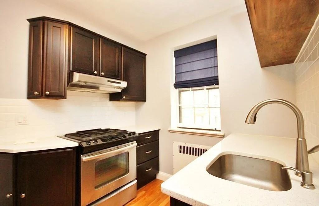 1498 Beacon St #2A - Photo 4 of 15