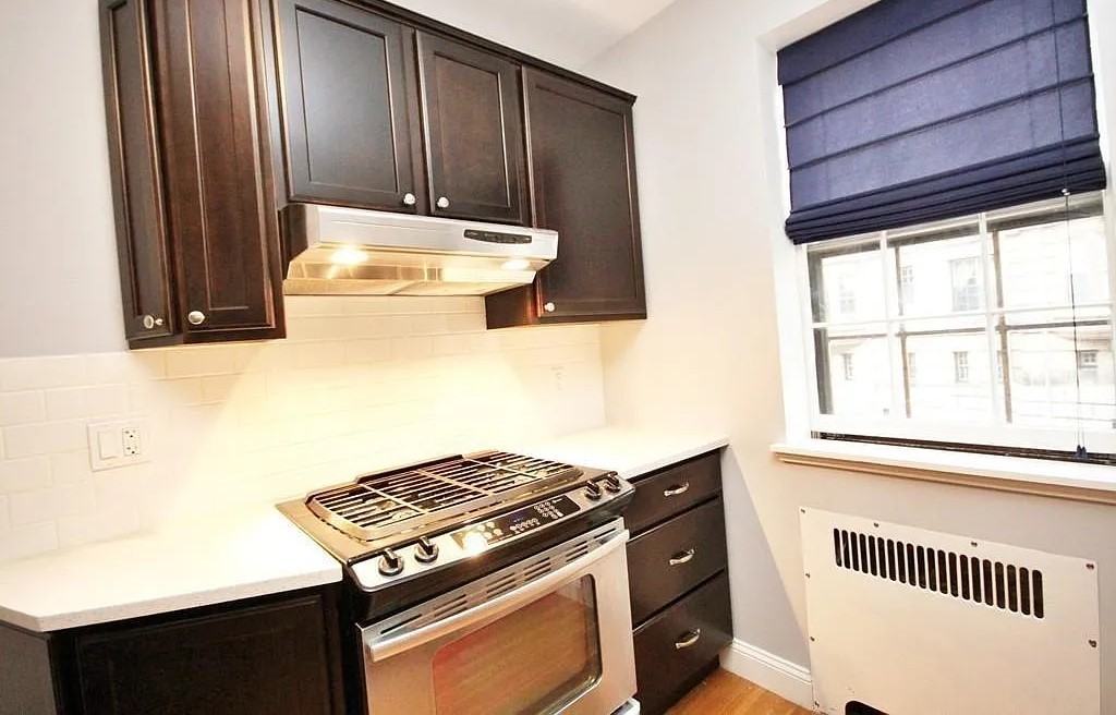 1498 Beacon St #2A - Photo 7 of 15