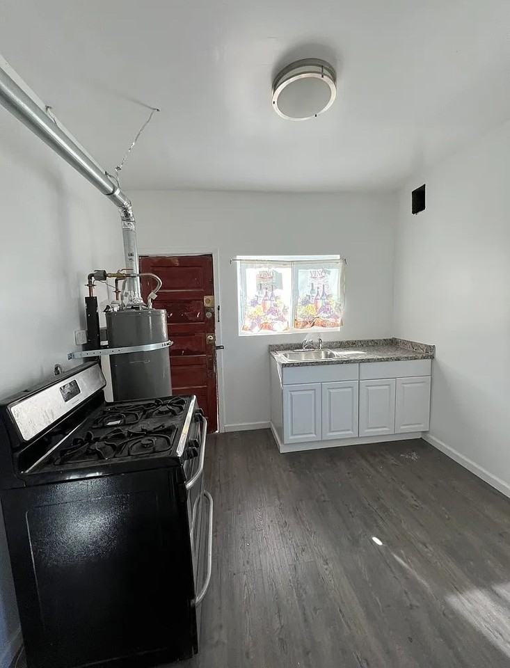 1629 Foothill Blvd #A - Photo 3 of 7