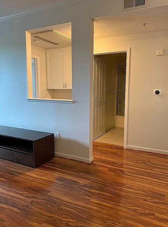 1982 W Bayshore Rd #113 - Photo 3 of 11