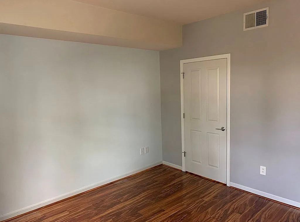 1982 W Bayshore Rd #113 - Photo 6 of 11