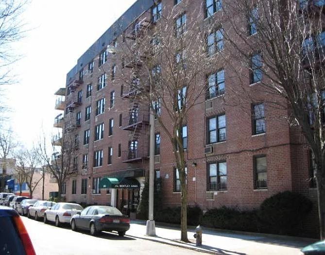 2015 Saint Paul Ave #6K - Photo 2 of 18