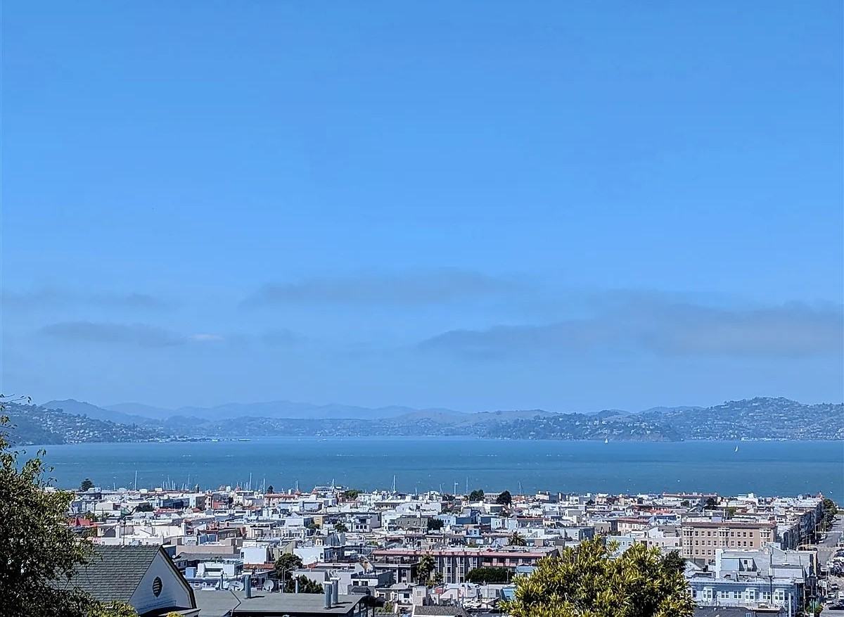 2295 Vallejo St #101 - Photo 3 of 16