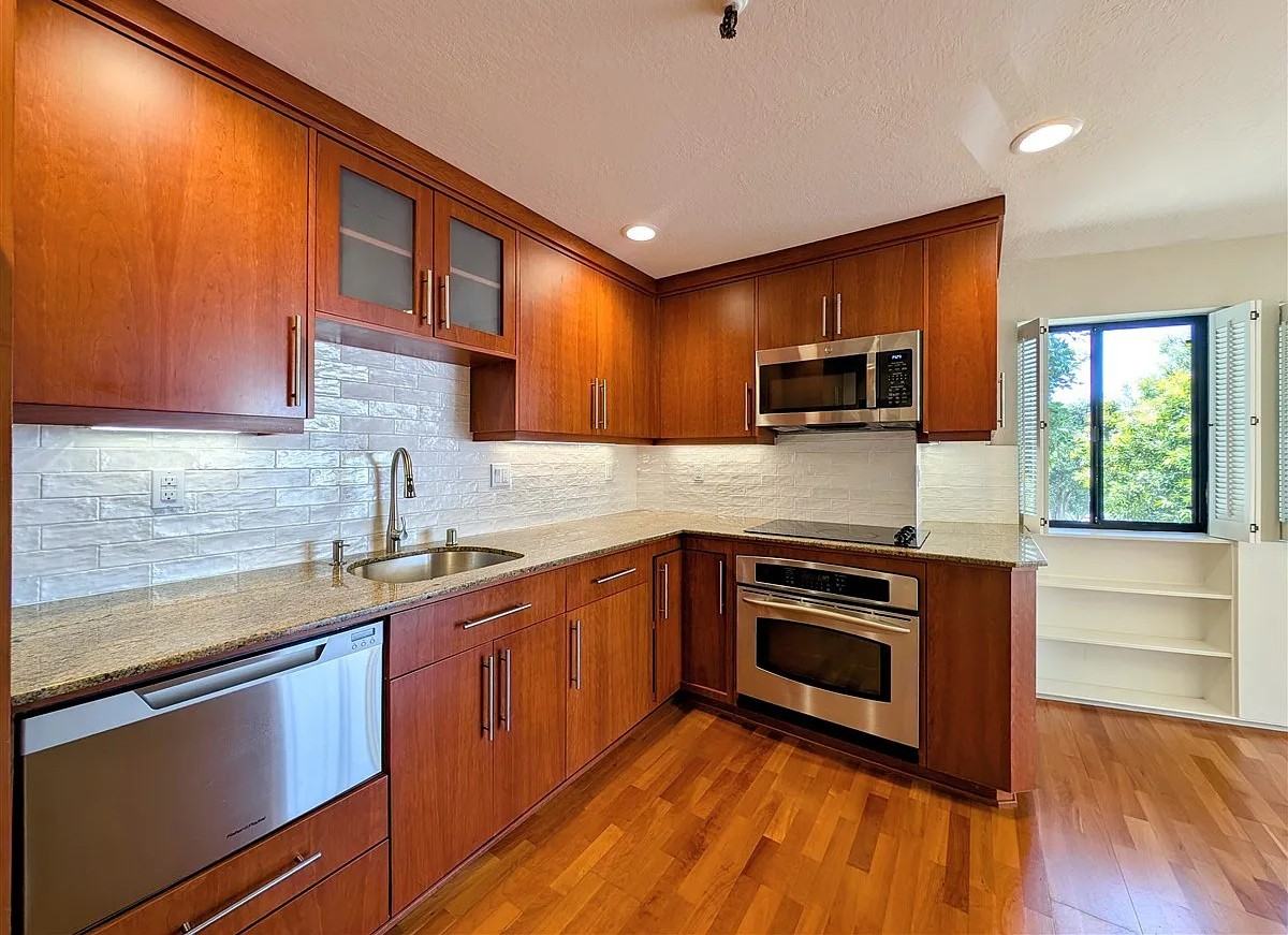 2295 Vallejo St #101 - Photo 5 of 16