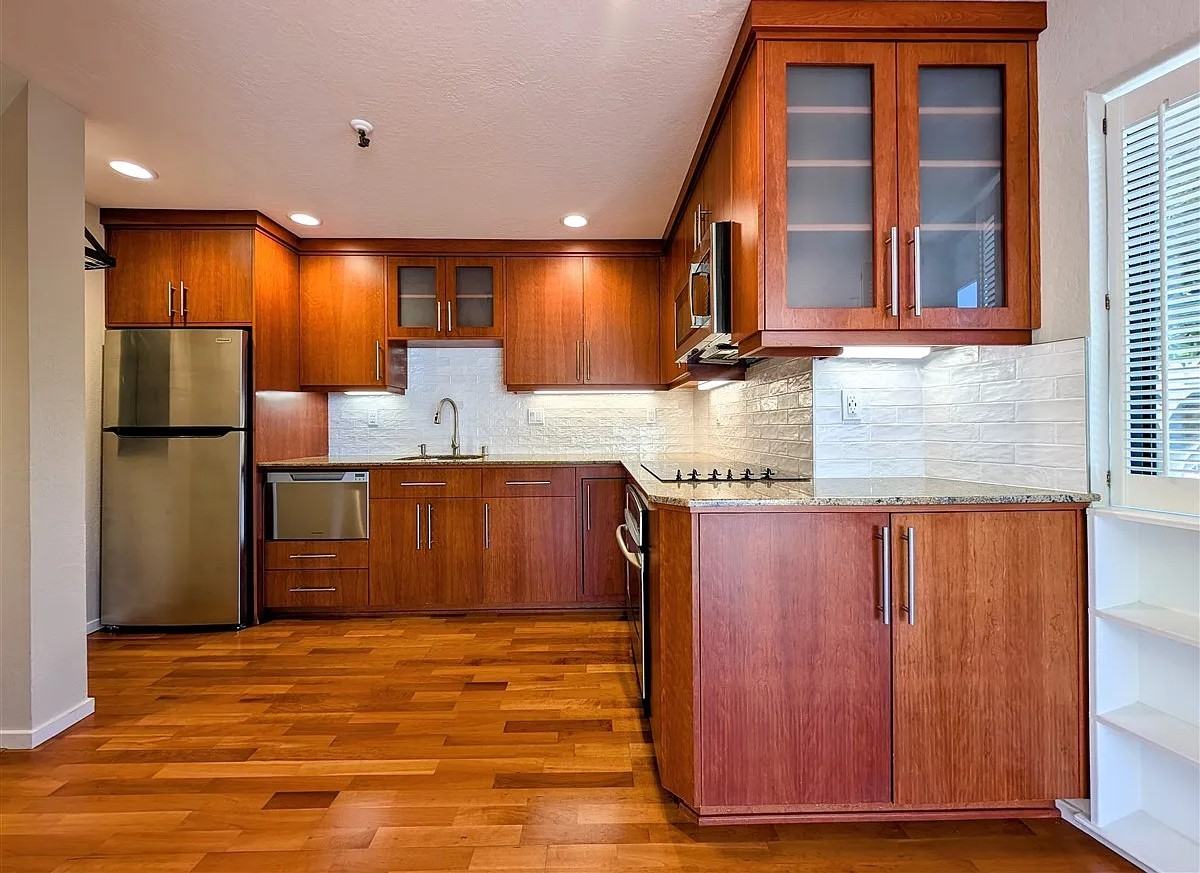 2295 Vallejo St #101 - Photo 6 of 16