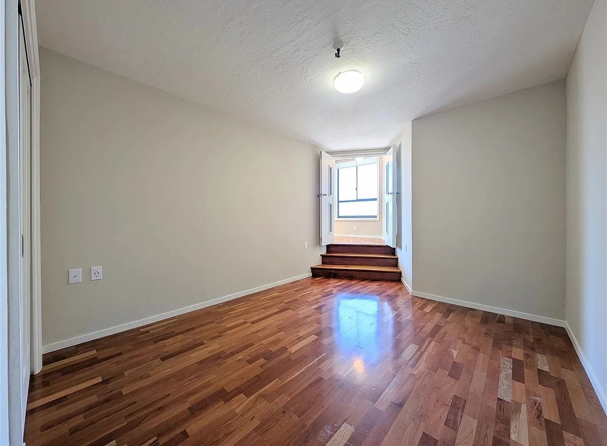 2295 Vallejo St #101 - Photo 7 of 16