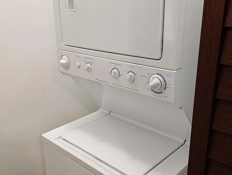 2324 W 25th St #2E - Photo 6 of 8