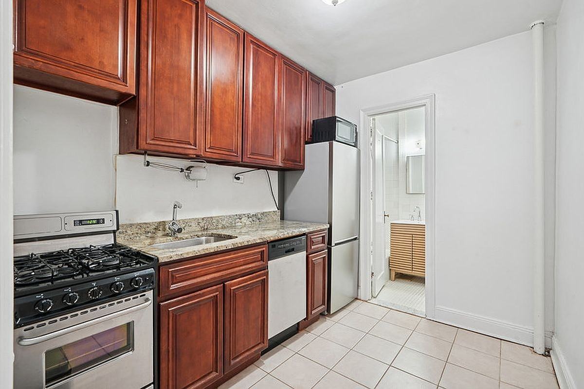 205 E 88th St #4B - Photo 6 of 7