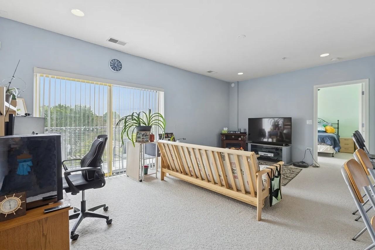 1210 Chicago Ave - Photo 2 of 12