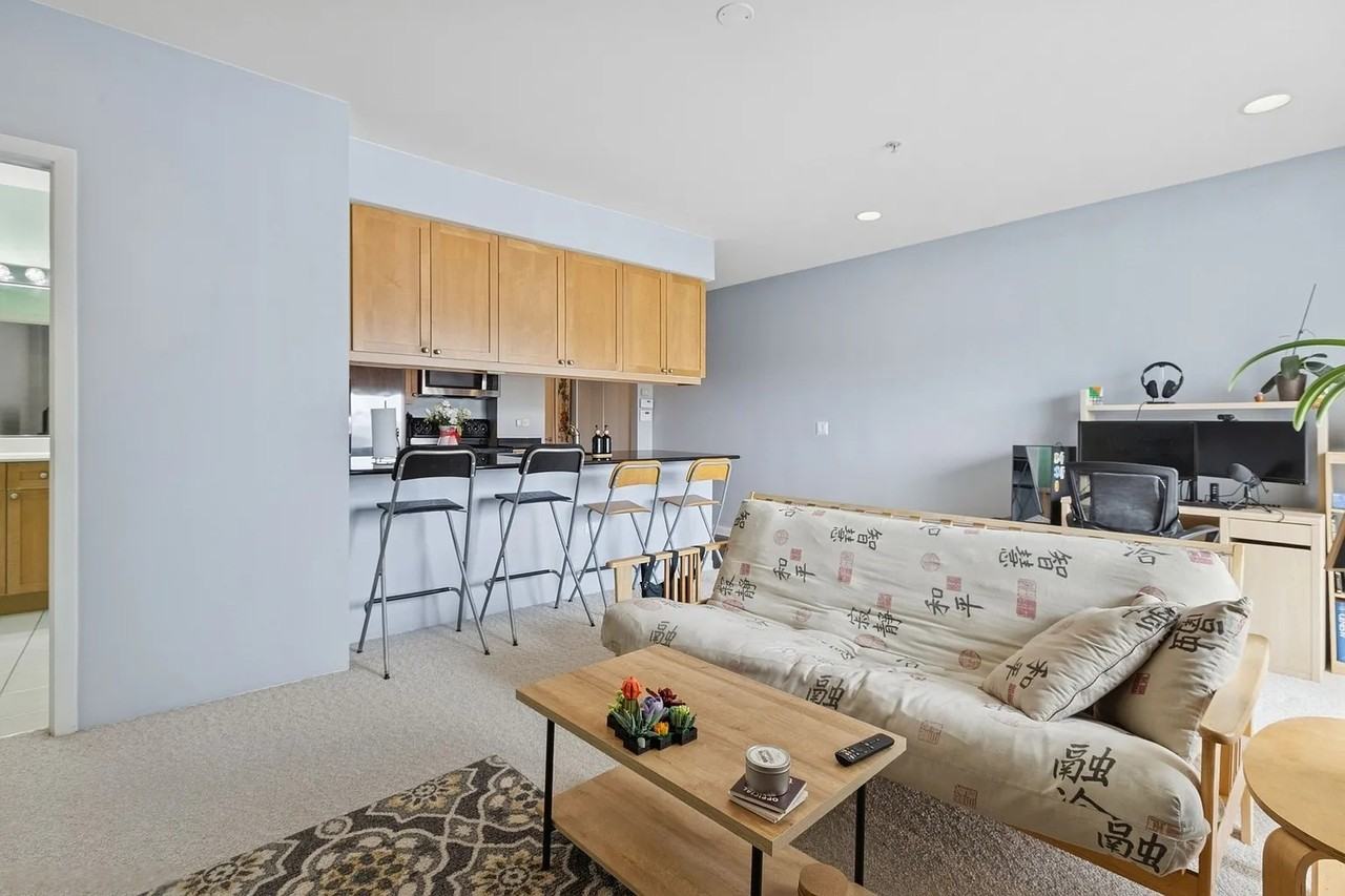 1210 Chicago Ave - Photo 3 of 12