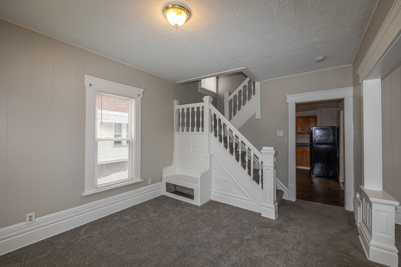 783 Boulevard St - Photo 2 of 28