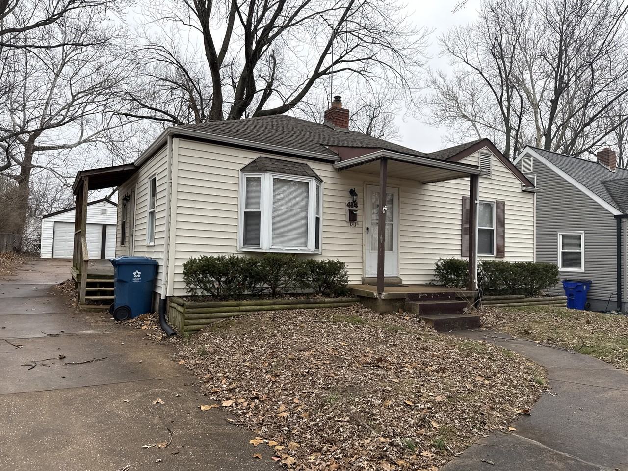 414 Superior Dr - Photo 4 of 26