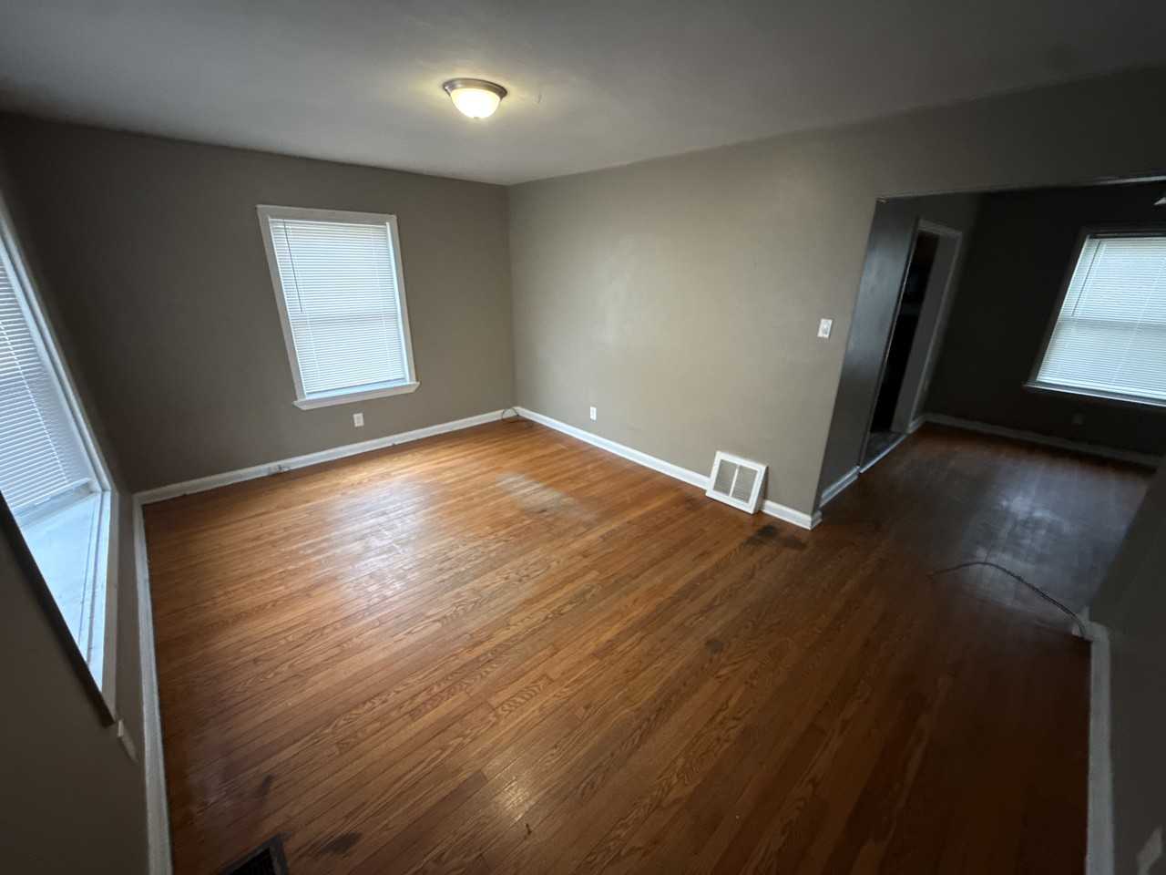 414 Superior Dr - Photo 7 of 26