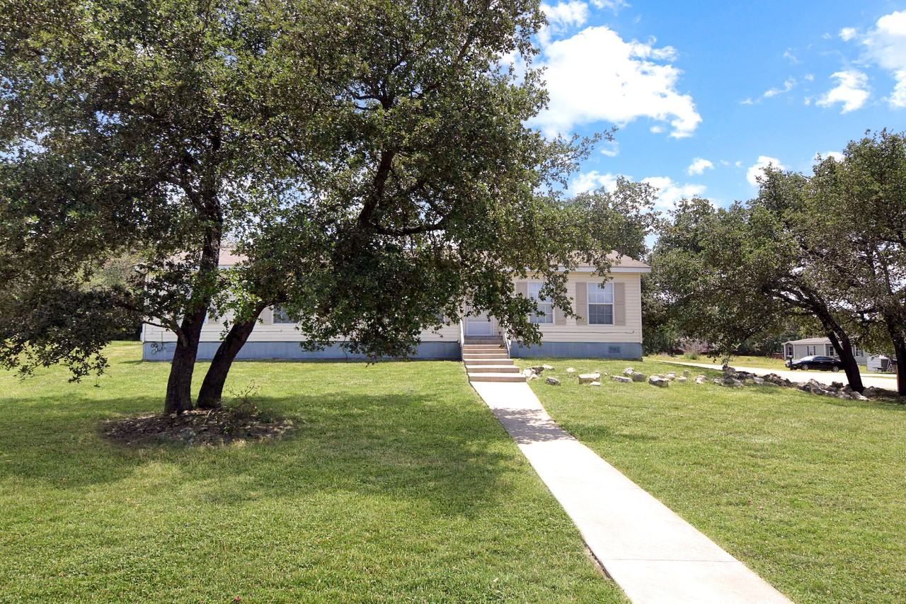 128 Jordan Dr - Photo 2 of 21