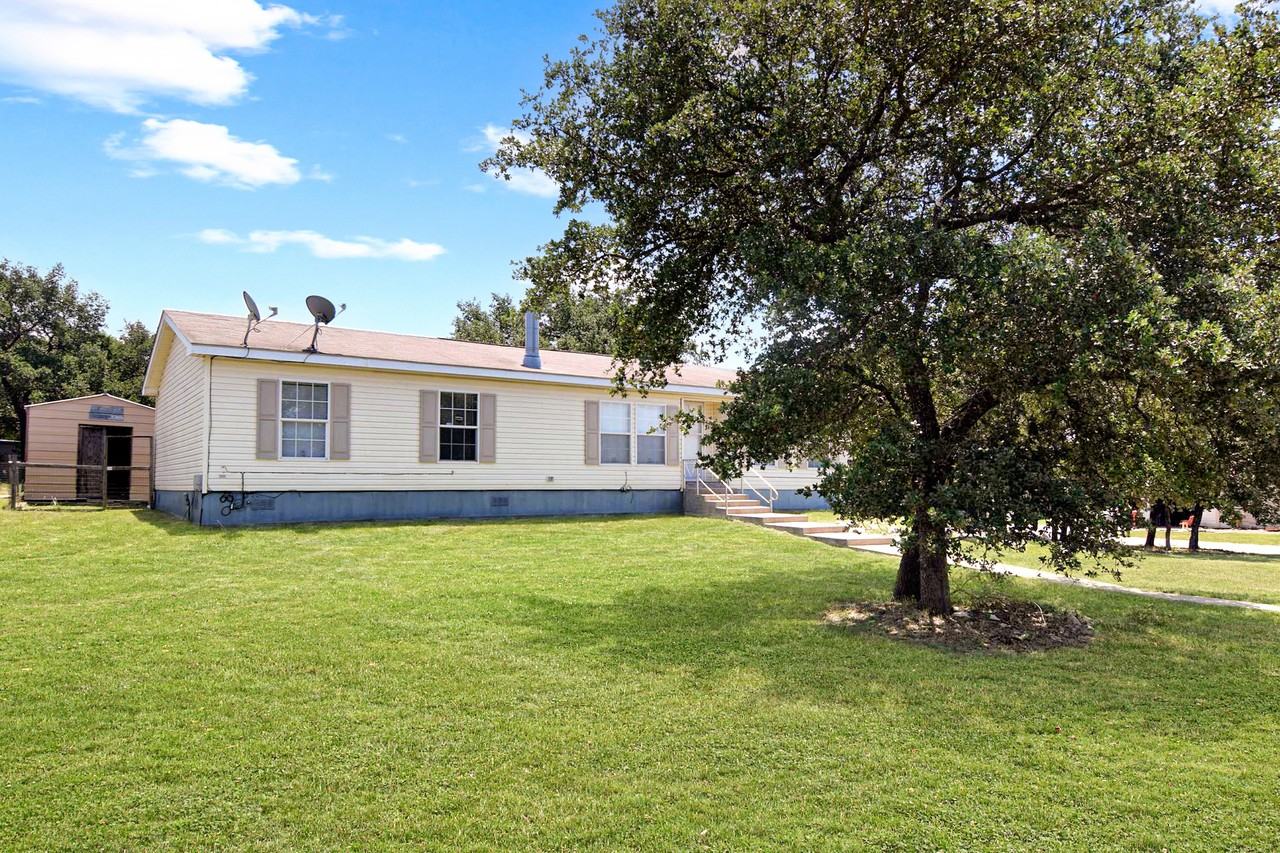 128 Jordan Dr - Photo 3 of 21