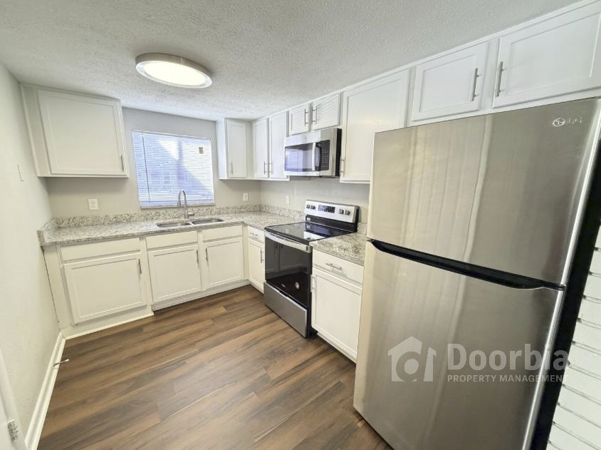 6341 Kimberly Ln - Photo 3 of 9