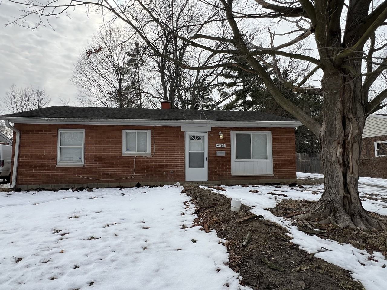 9707 Conried Dr - Photo 2 of 16