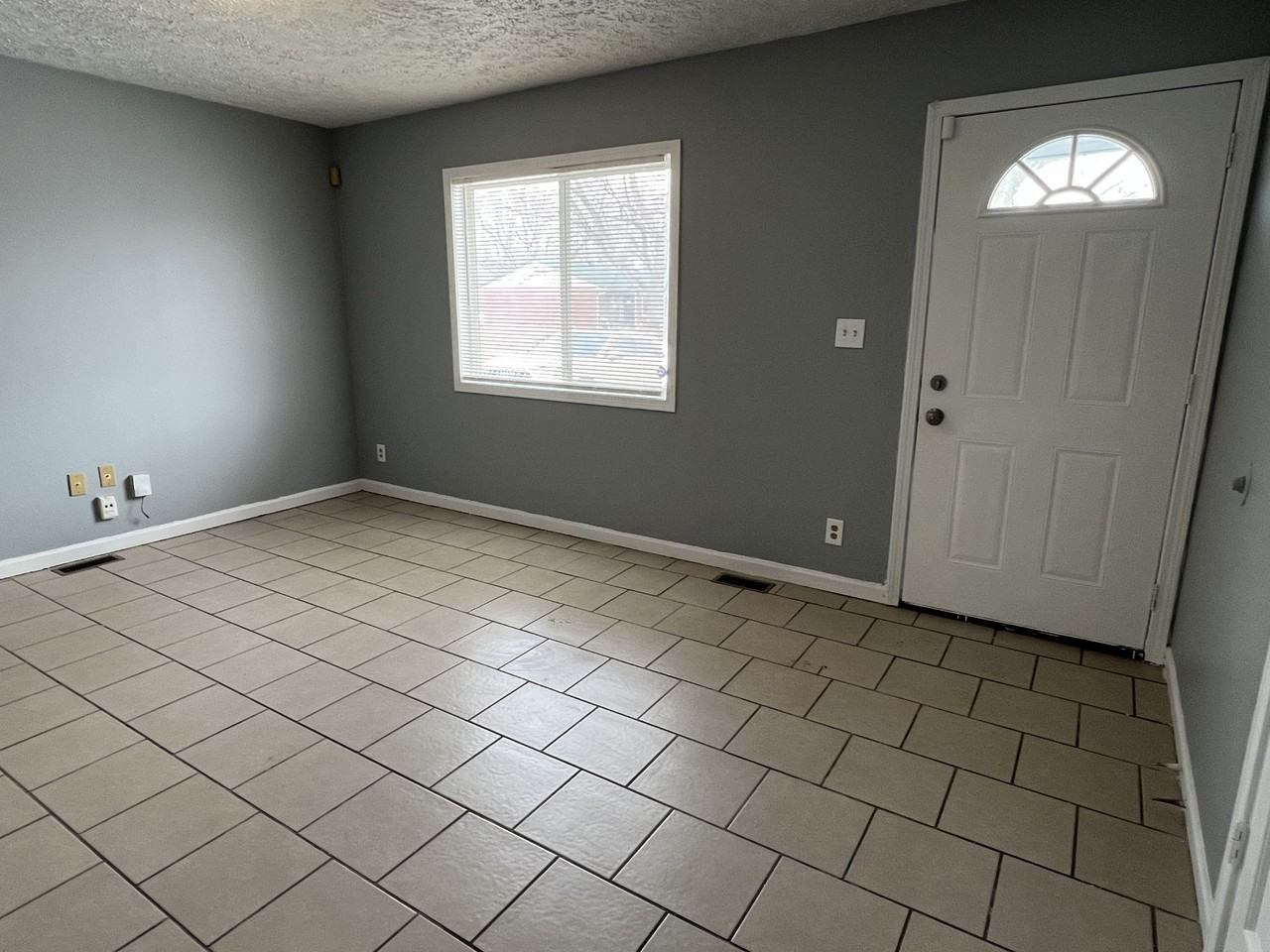 9707 Conried Dr - Photo 3 of 16