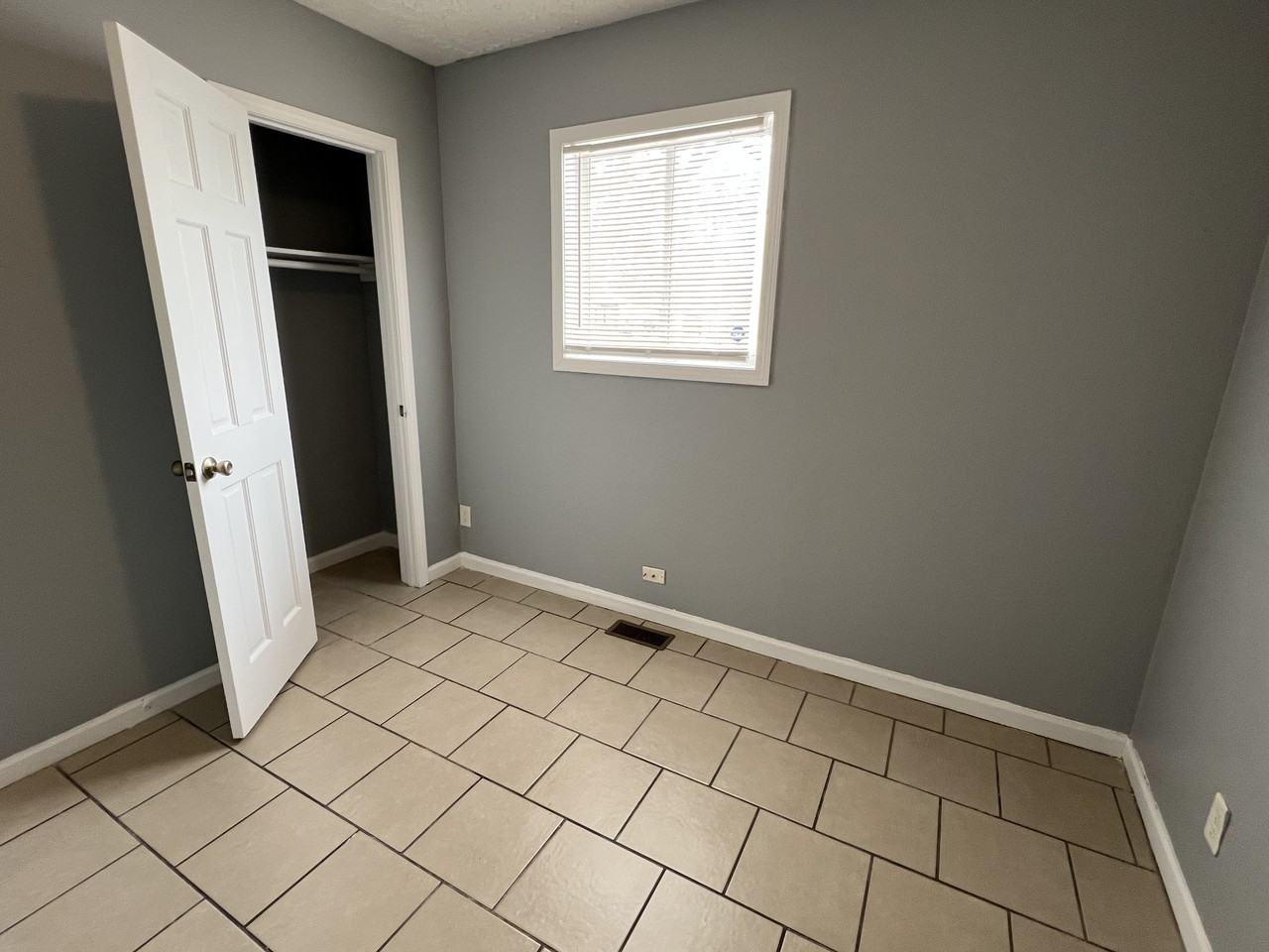 9707 Conried Dr - Photo 6 of 16