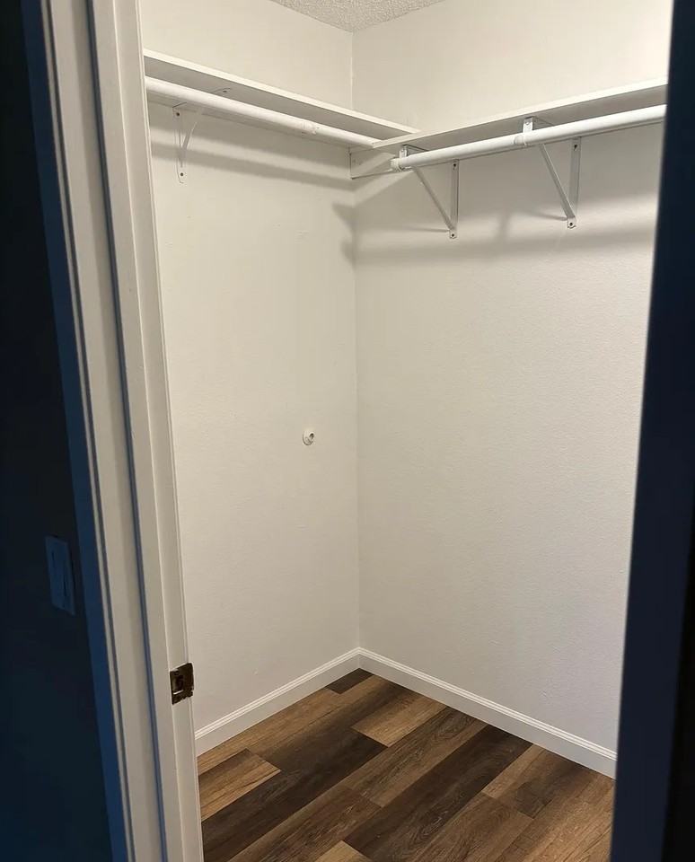 1059 Shadowridge Dr - Photo 2 of 9