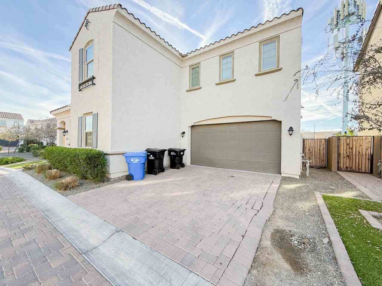 920 E Anderson Ave - Photo 3 of 35