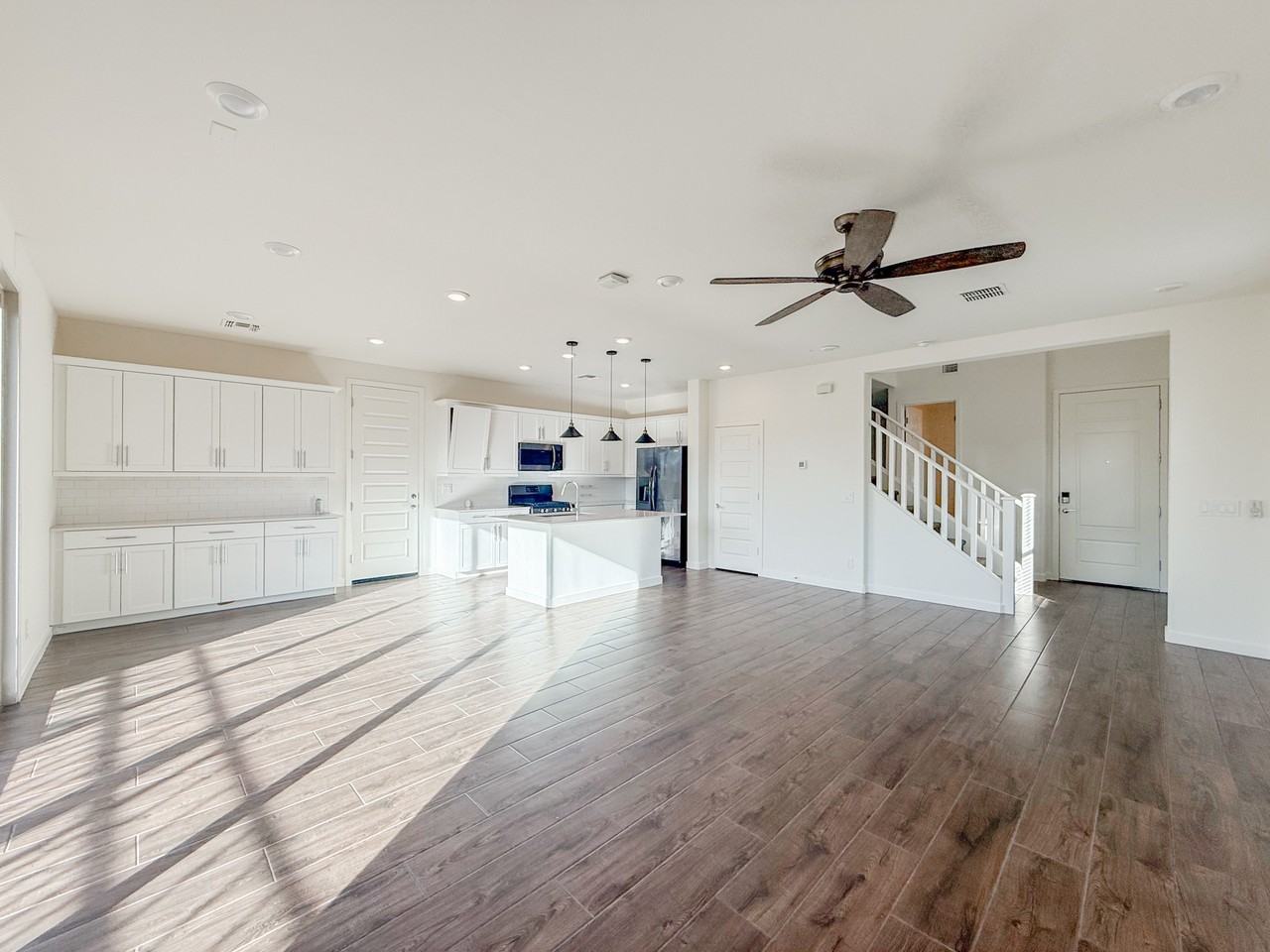 920 E Anderson Ave - Photo 5 of 35