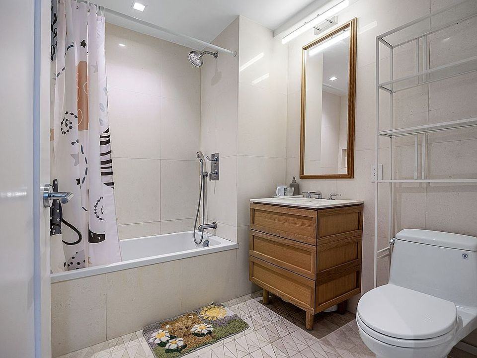 13105 40th Rd #17L - Photo 3 of 6