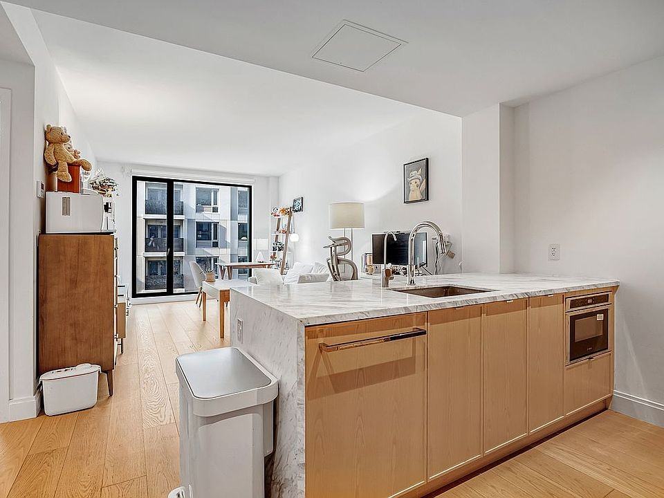 13105 40th Rd #17L - Photo 4 of 6