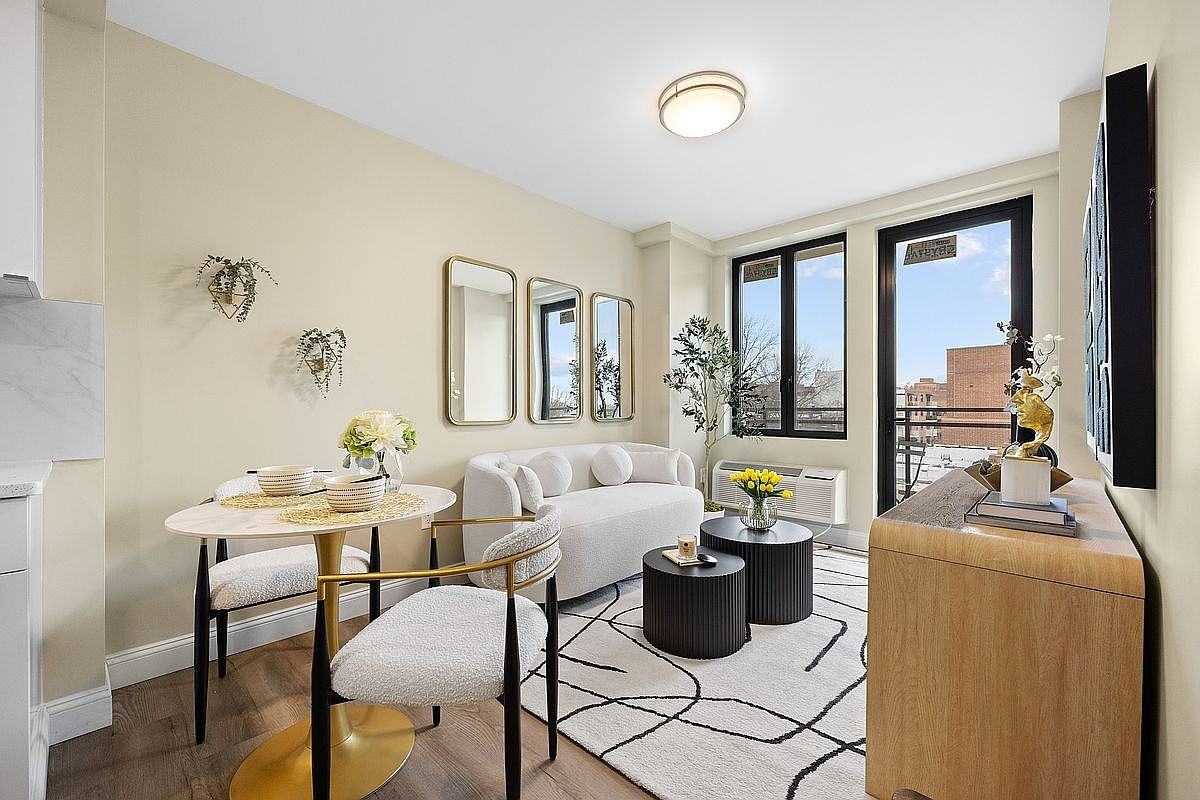 16307 72nd Ave #4A - Photo 2 of 6