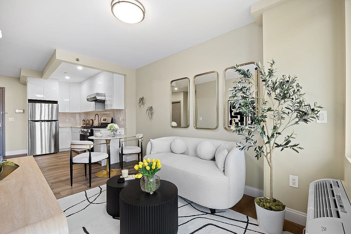 16307 72nd Ave #4A - Photo 3 of 6